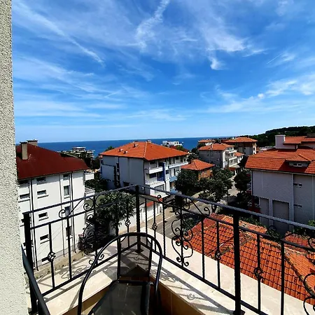 Old Sailor Apartment